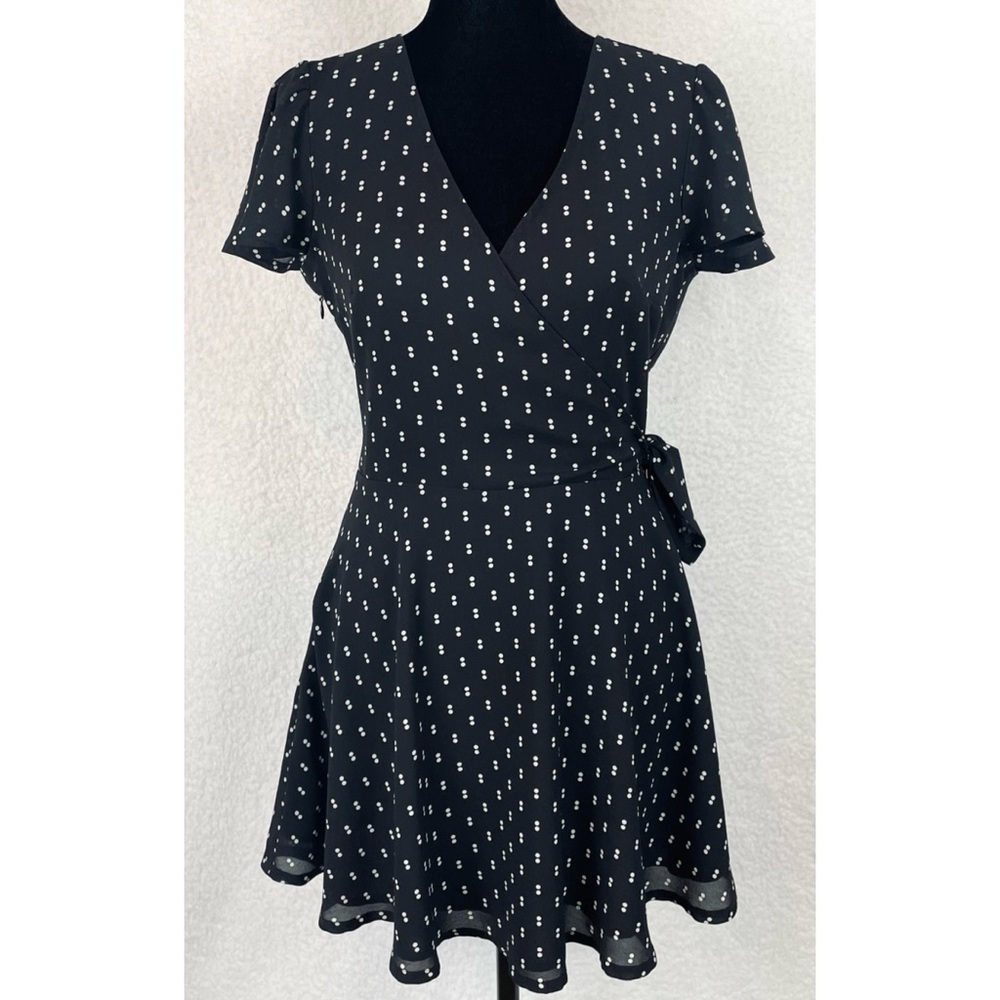 ABERCROMBIE & FITCH • Black/White Polka Dot Print Faux Wrap V-Neck Mini Dress SP - Picture 4 of 16